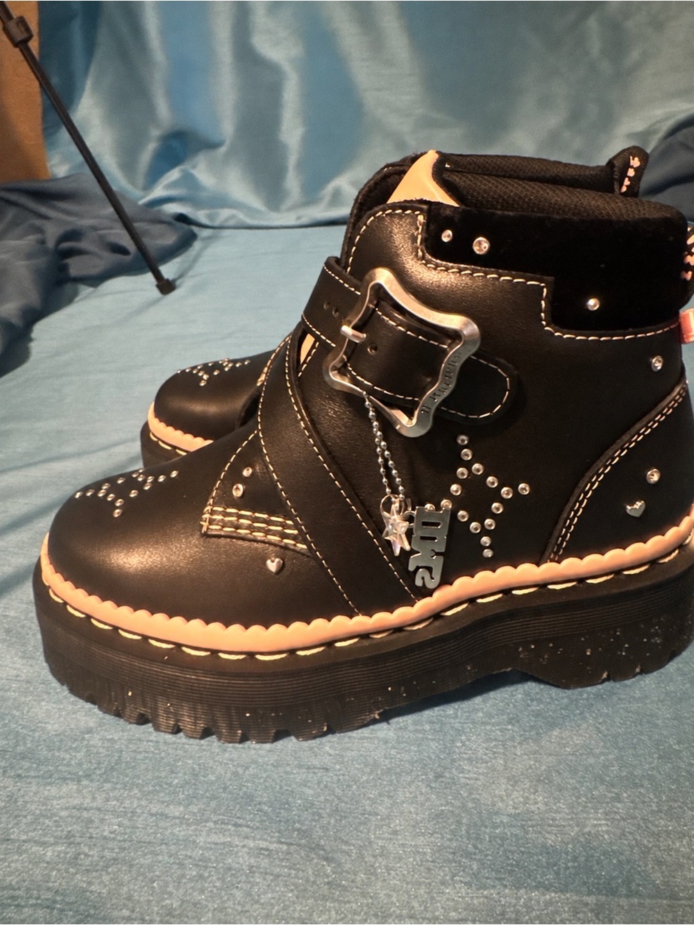 NEW Rare Dr. Martens Caitie Leather Buckle Platform Boots 🖤🎀
